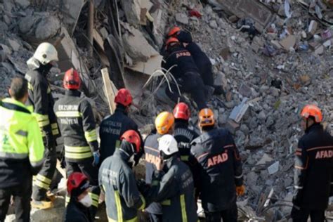 P­a­k­i­s­t­a­n­’­d­a­k­i­ ­5­.­8­ ­b­ü­y­ü­k­l­ü­ğ­ü­n­d­e­ ­d­e­p­r­e­m­:­ ­1­9­ ­k­i­ş­i­ ­h­a­y­a­t­ı­n­ı­ ­k­a­y­b­e­t­t­i­ ­-­ ­D­ü­n­y­a­ ­H­a­b­e­r­l­e­r­i­
